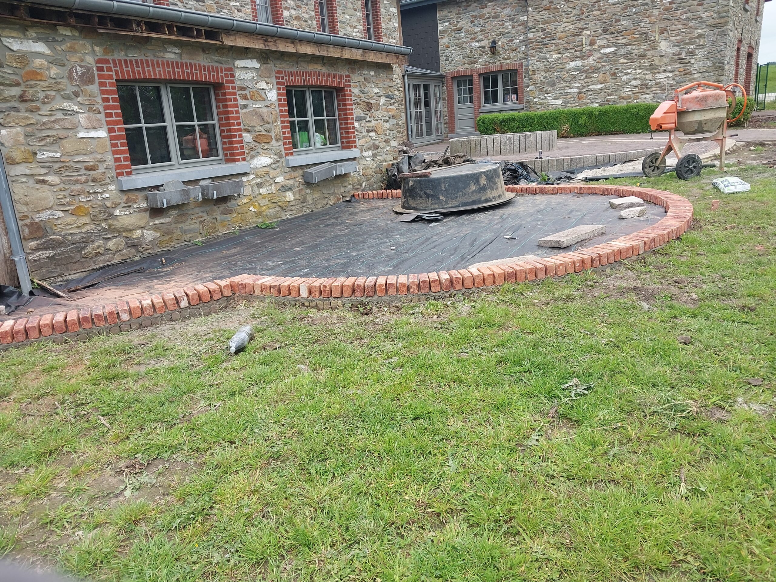 Jardinier paysagiste Nicolay au travail au Luxembourg